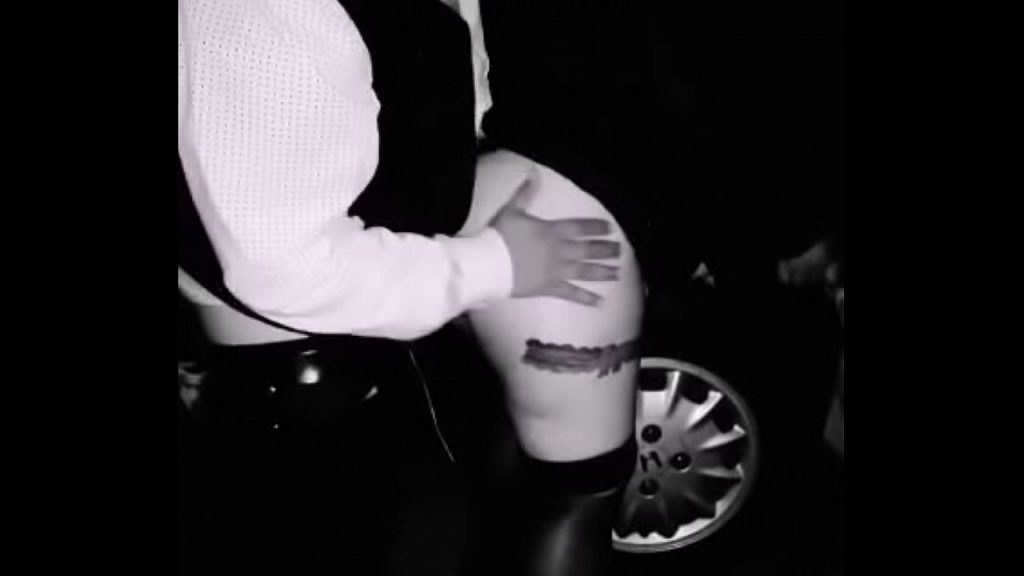 Mi hotwife se calienta con machos en estacionamiento de la ciudadela - putiesposas.net Mi hotwife se calienta con machos en estacionamiento de la ciudadela